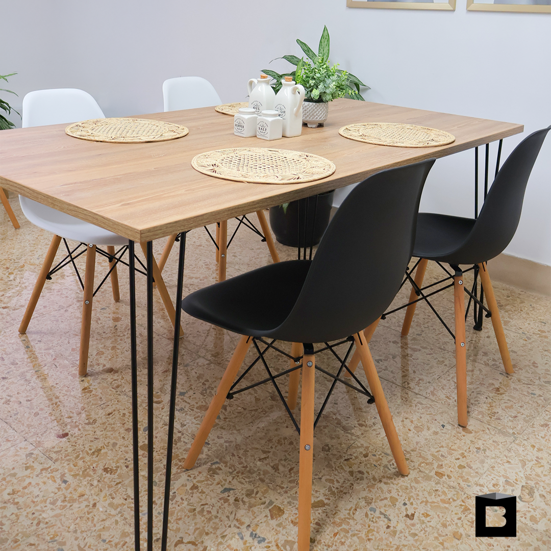 COMEDOR RECTANGULAR VASSEL MÁS 4 SILLAS DKR TIPO EAMES BLANCAS
