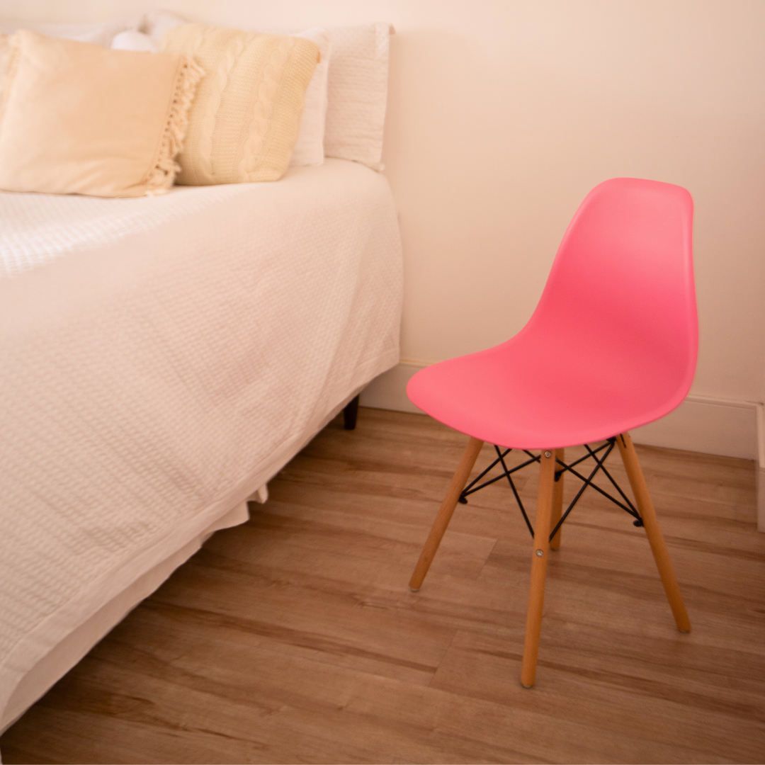 SET X 2 SILLAS DKR TIPO EAMES ROSADAS BOXBIT