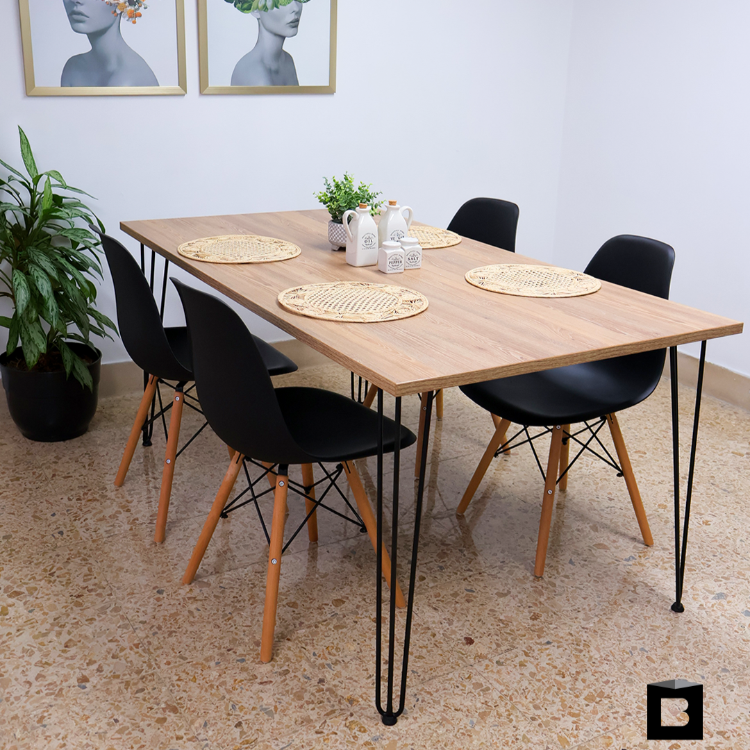 COMEDOR RECTANGULAR VASSEL MÁS 4 SILLAS DKR TIPO EAMES NEGRAS